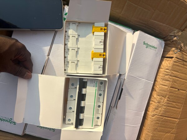 Disjoncteur Schneider électrique