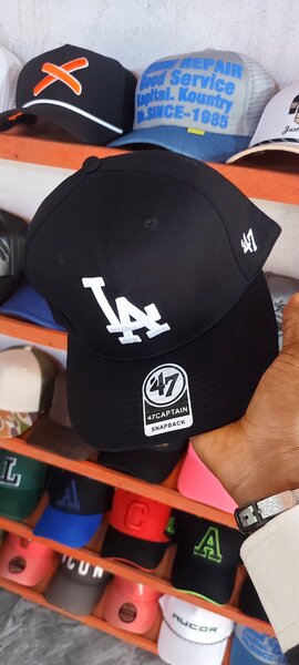 Casquettes de mode neuves