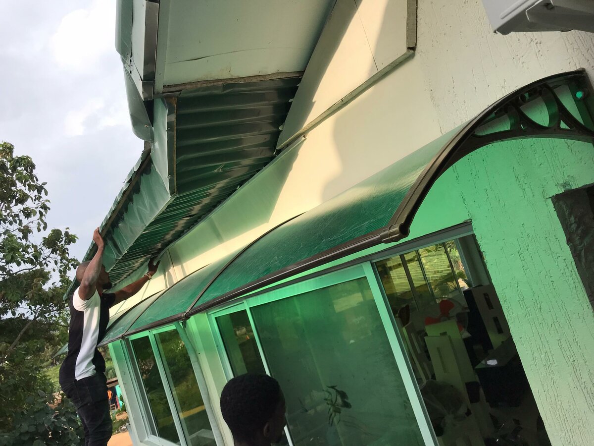 Auvents en polycarbonate durables