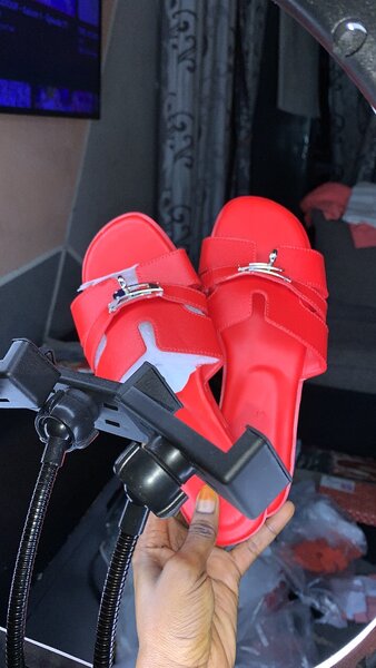 Sandales rouges confortables