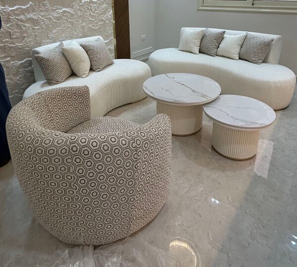 Ensemble canapé et table moderne