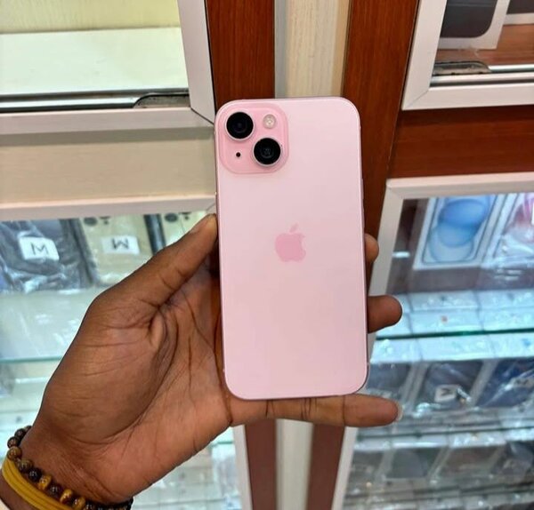 iPhone 13 Rose  128 Go