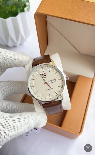 Forecast Leather watch