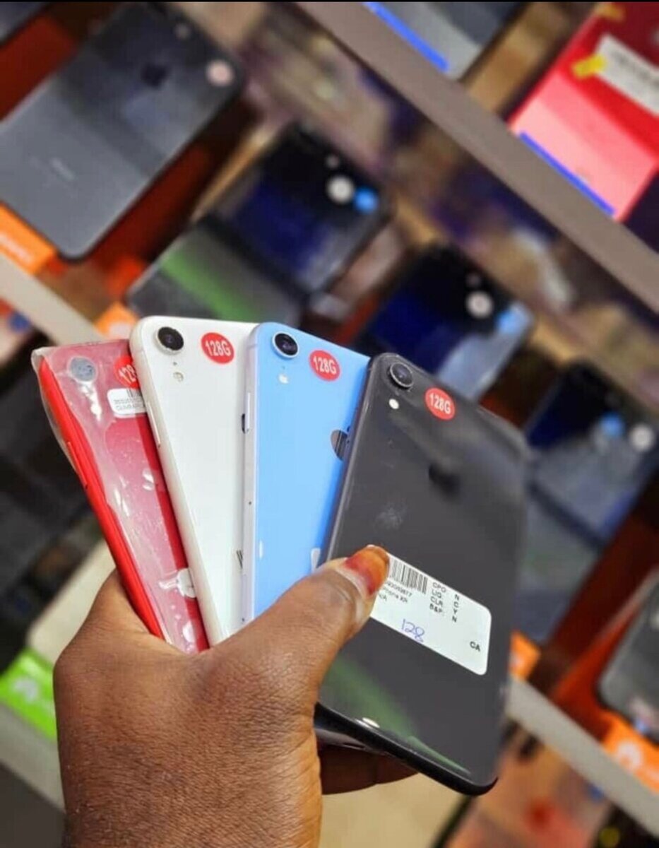 iPhone XR, 64gig available