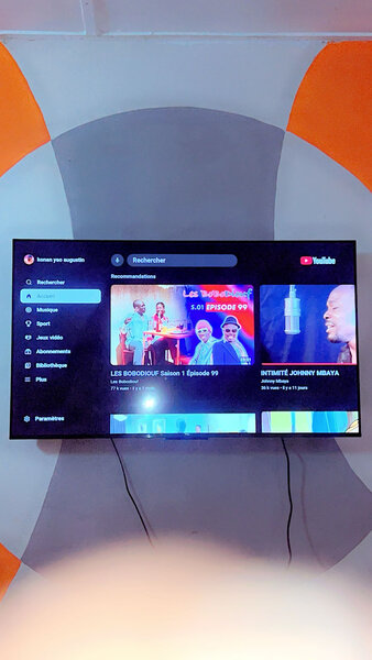 Téléviseurtcl android50 pouces