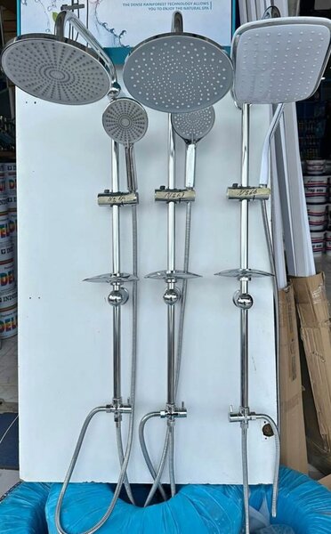 Douchette moderne en acier inoxydable