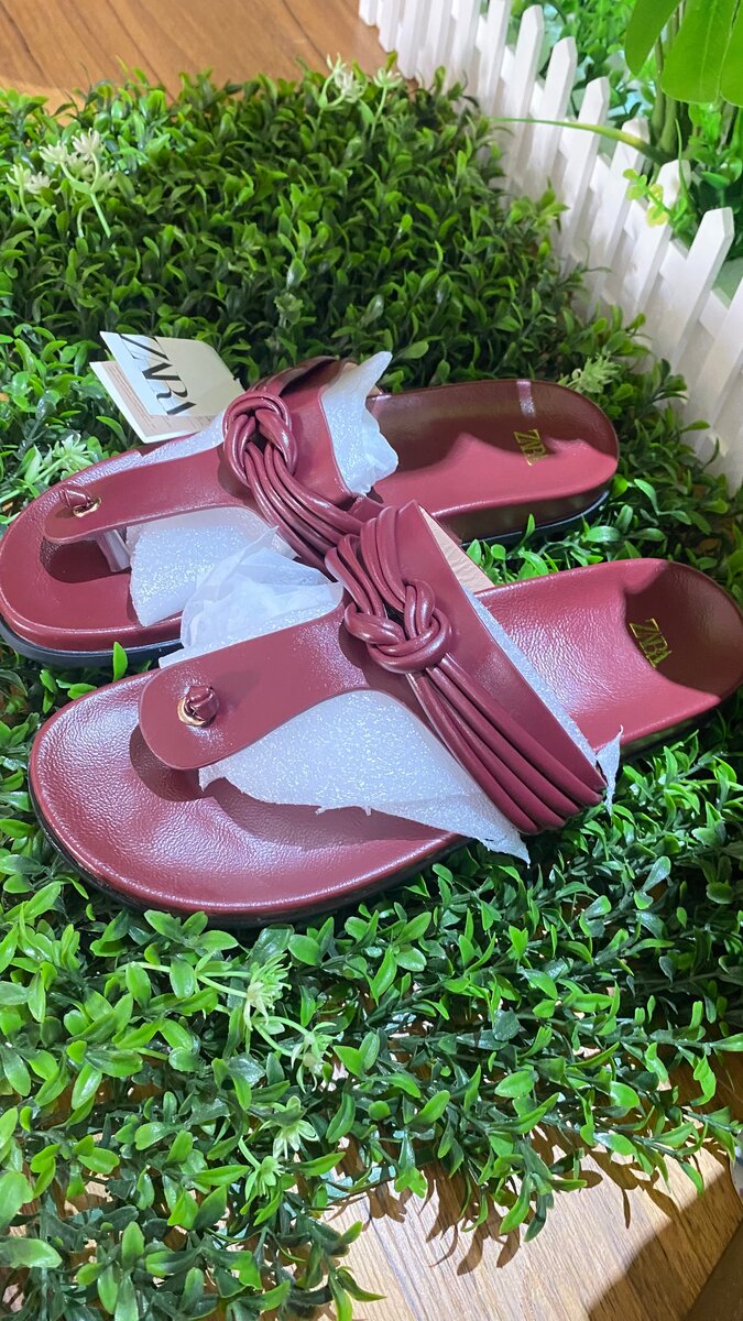 Sandales en cuir élégante Zara