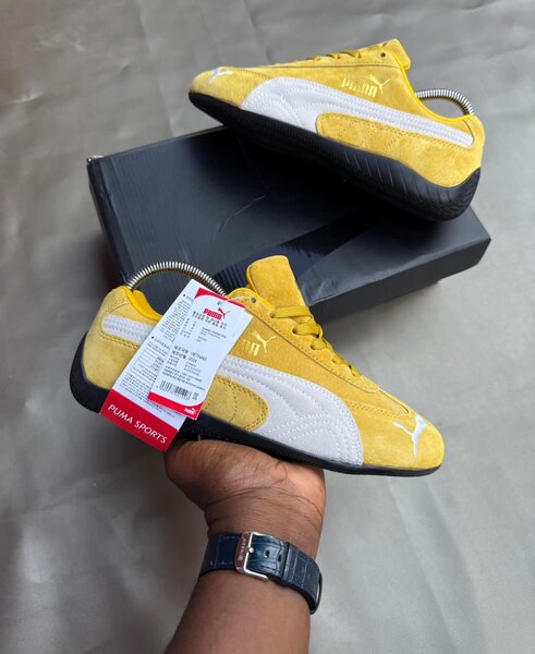 Chaussures Sport PUMA Jaunes