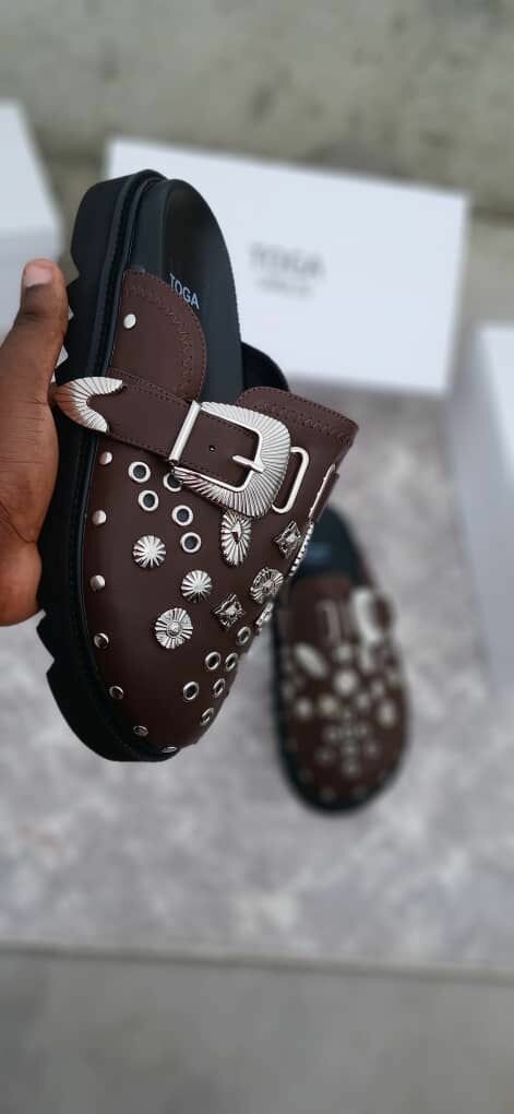 SANDALE PANTOUFLE EN GOMME