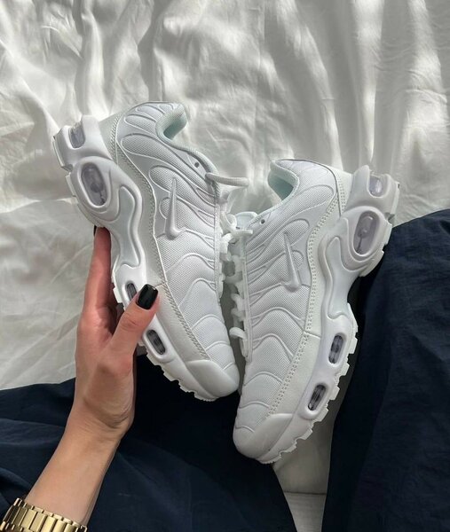 Nike.  Tn