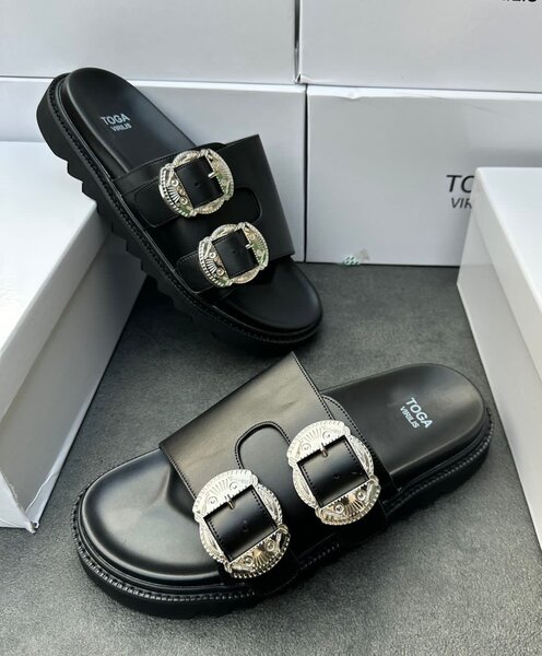 Sandales noires à boucles