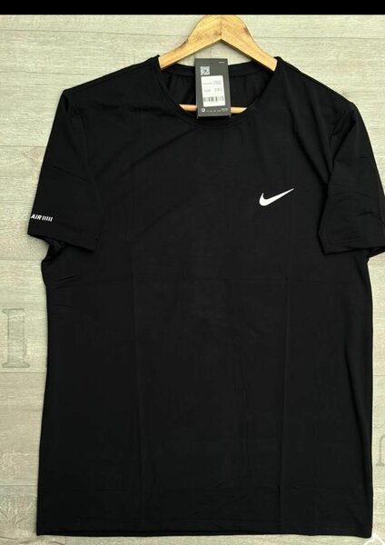 T-shirt sport noir pour homme