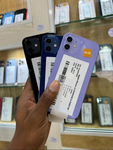 iPhone 12 simple Casi neuf