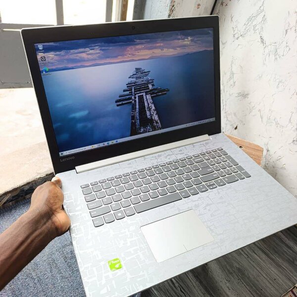 Laptop Lenovo NVIDIA GeForce