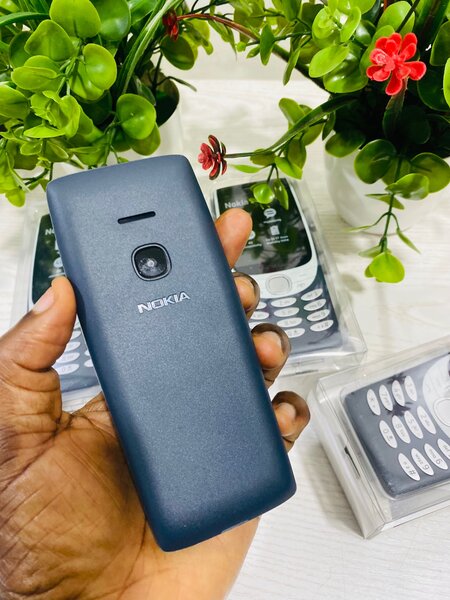 Nokia 8210 2G. Blue