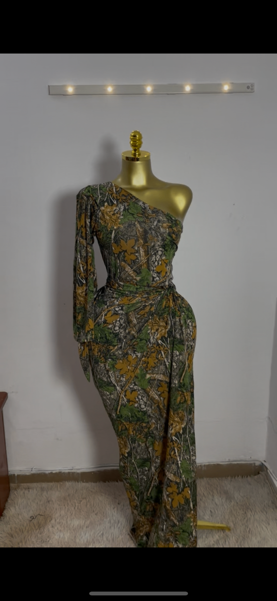 Robe Longue Asymétrique Élégante