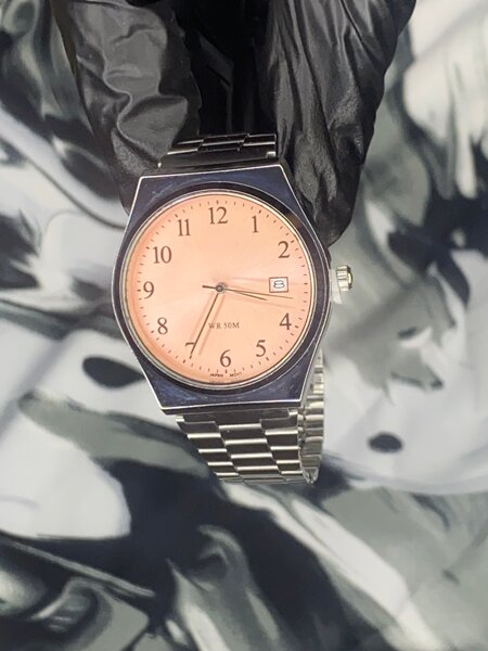 Montre élégante en acier inoxydable