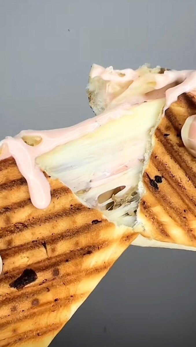 Paninis grillés au fromage