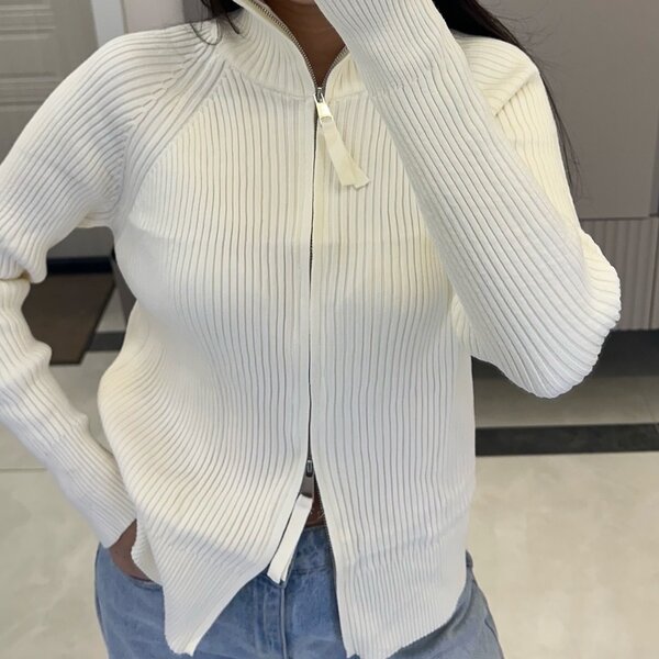 Кофта на замке