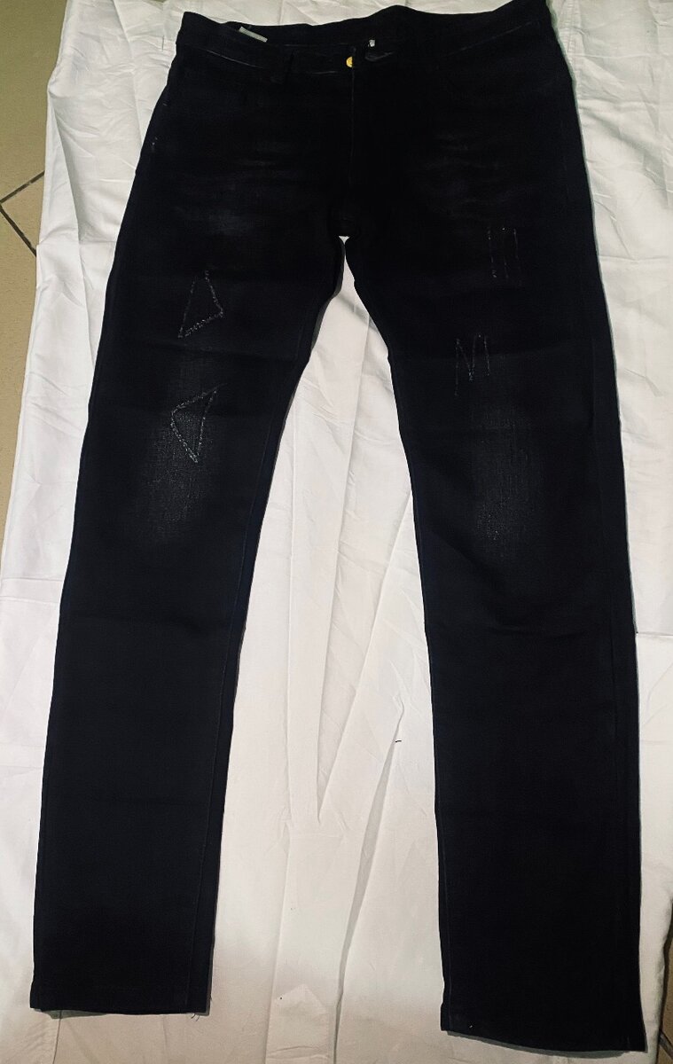 Jeans slim fit homme moderne