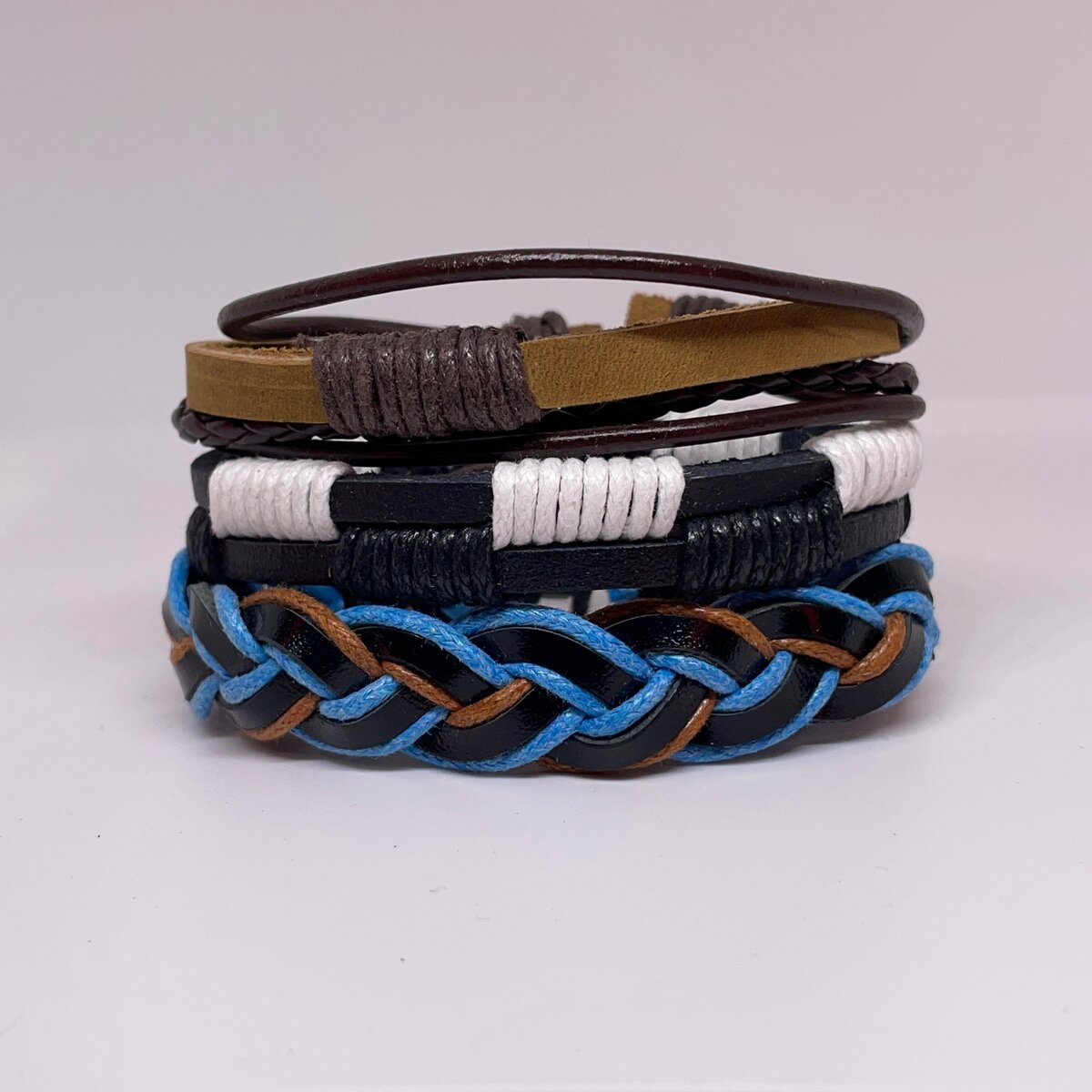 Lot de bracelets en cuir