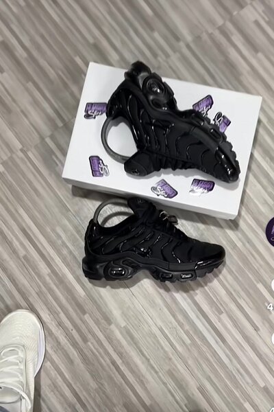 Baskets noires modernes