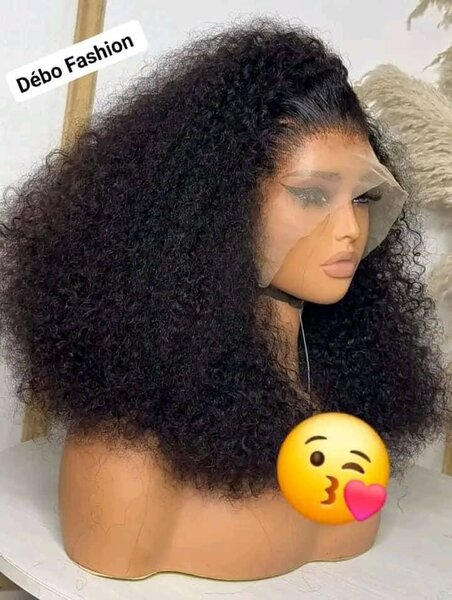 Perruque lace front bouclée