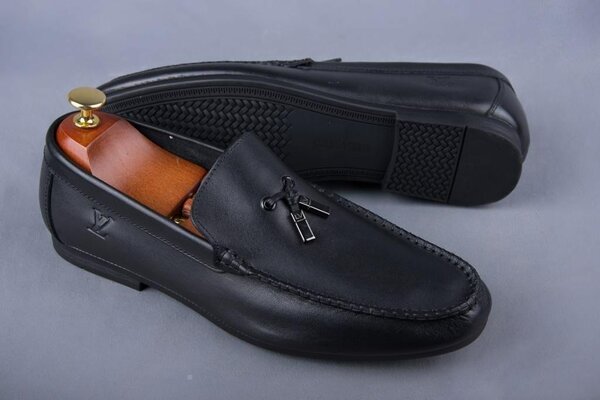 Mocassins en cuir noir élégants