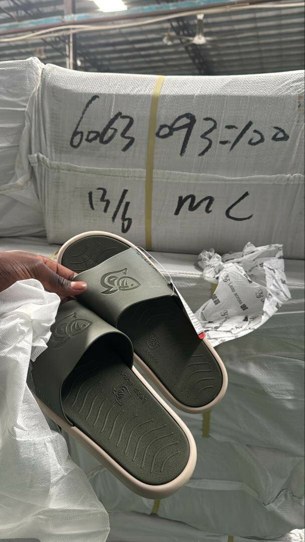 Claquettes confortables unisexes