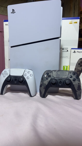 Ps5 slim standard 1 To