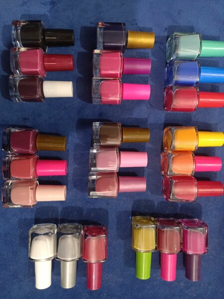 Peelable nail polish (pack of 3) random colors