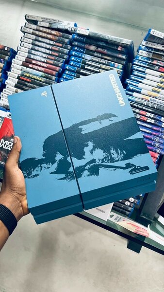 Ps4 Fat édition avec 15 Bon jeux // nouvel Arrivage
