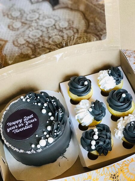 Cupcakes and bento cakes