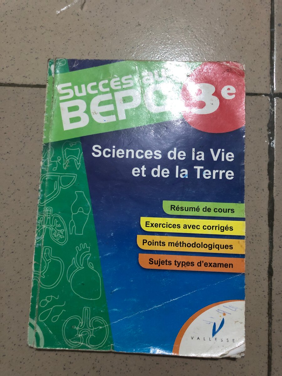 Livres scolaires variés