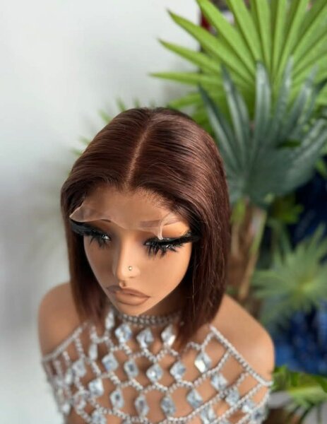 Perruque Carrée en Dentelle