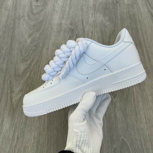 NIKE AIR FORCE ONE