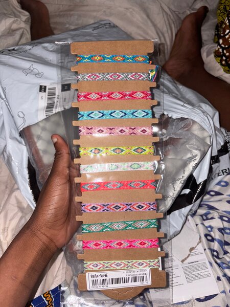 Bracelets tissés colorés