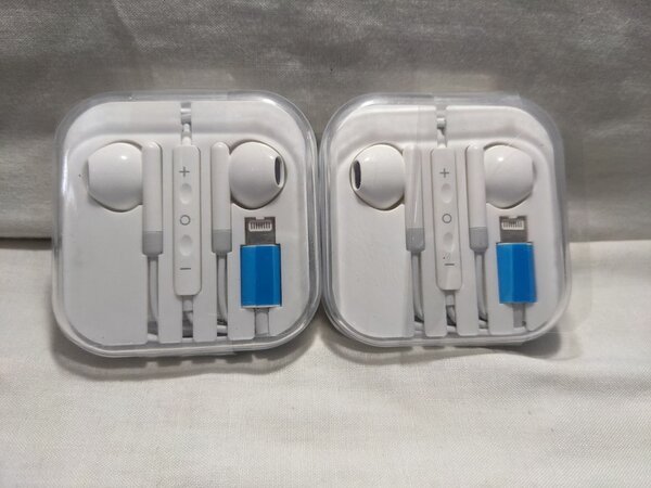 Apple lightning headsets