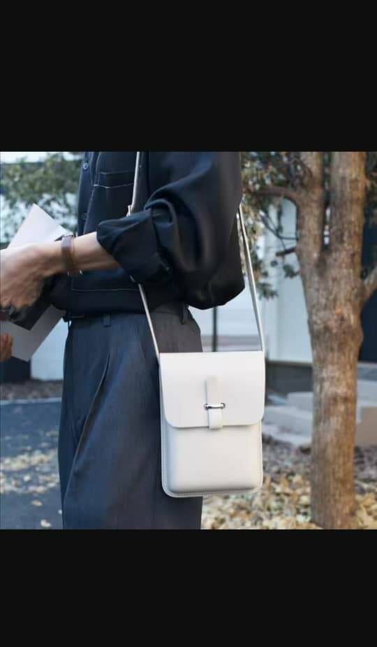 Sac bandoulière compact en cuir