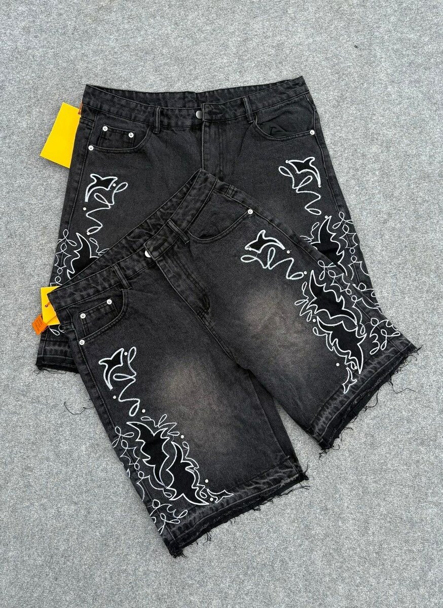 Shorts en denim brodés