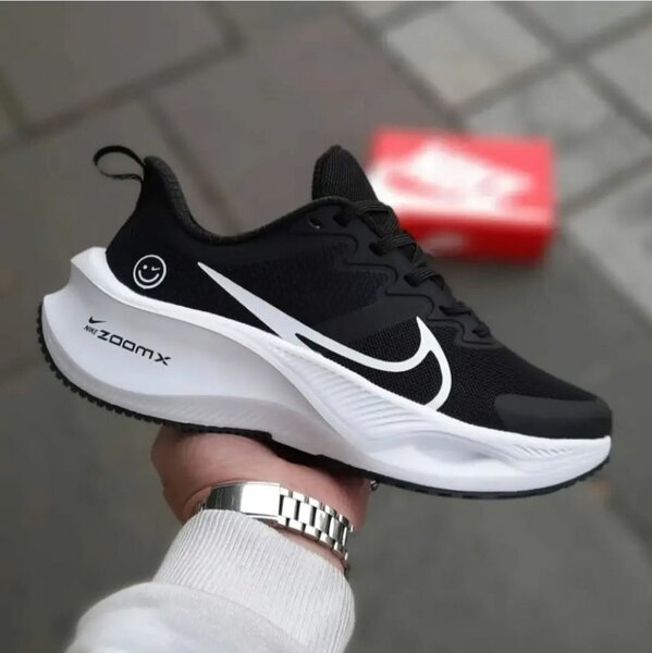 Chaussures de sport modernes unisexes