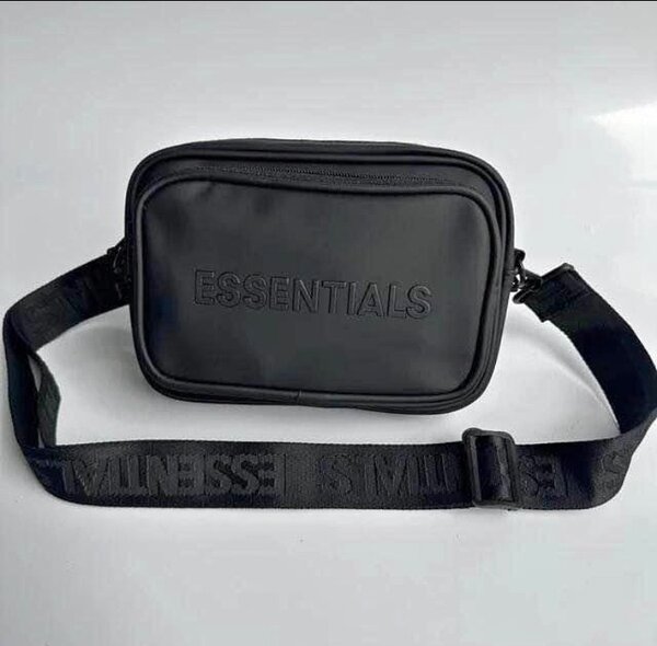 Sacoche ESSENTIALS. Qualité supérieure.