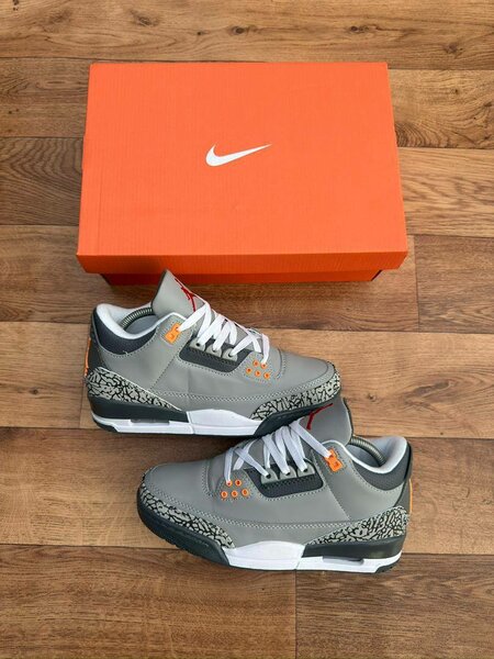 Baskets Air Jordan gris