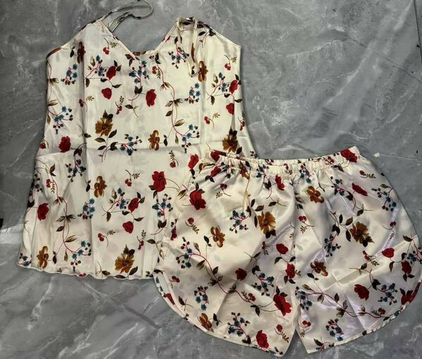 Pyjama en satin floral