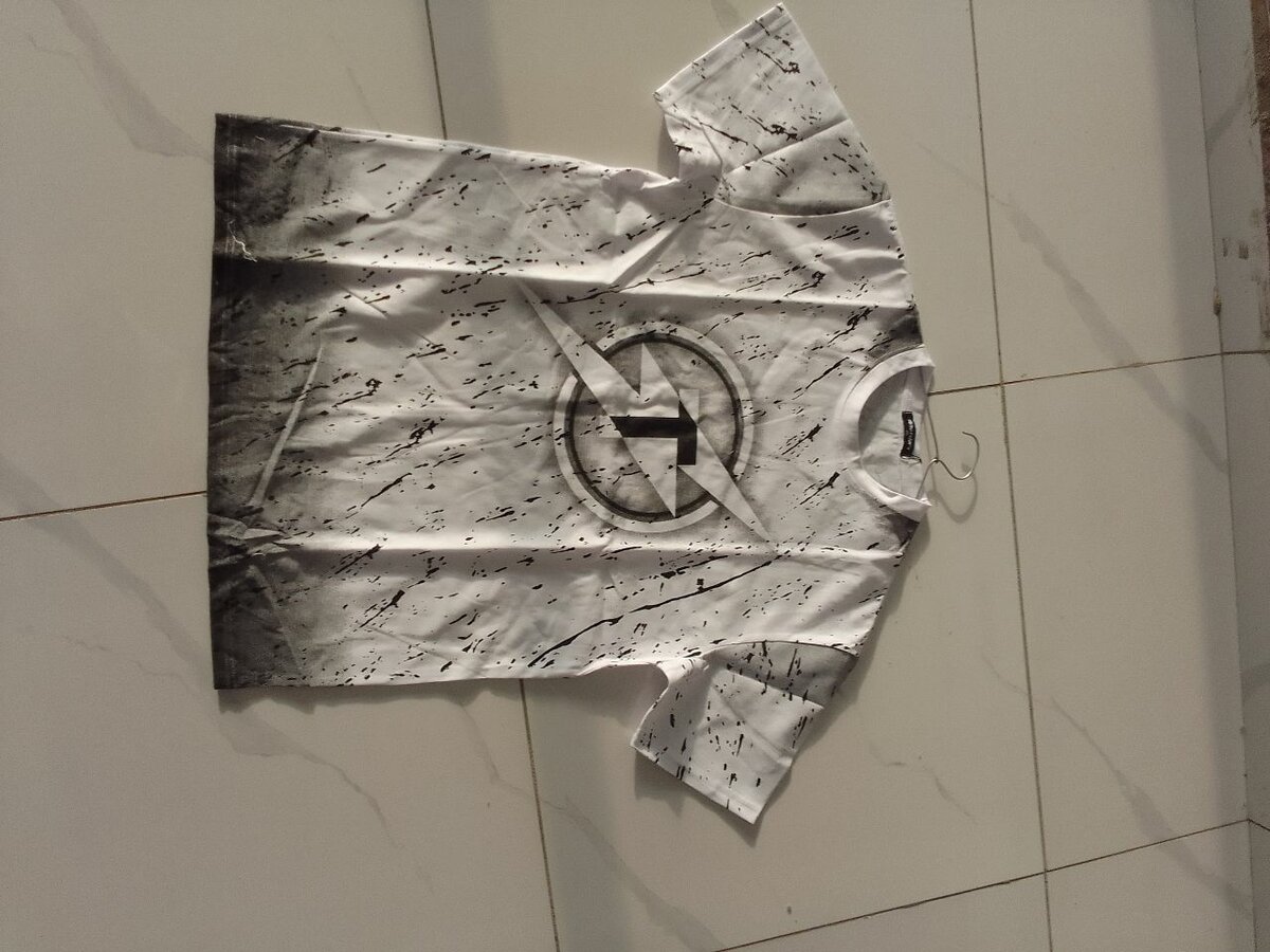 T-shirts imprimés modernes