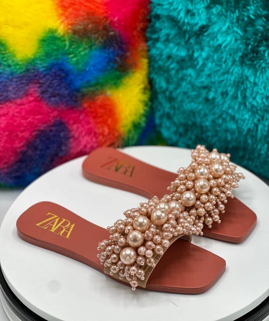 Zara  Pearl slide