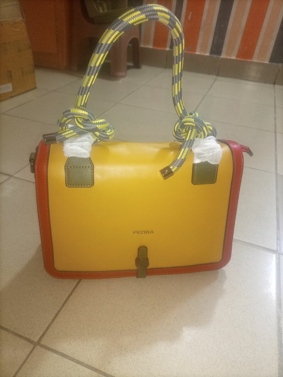 Sac à main coloré moderne