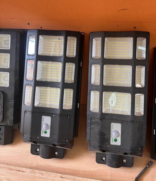 Lampadaire solaire 800W