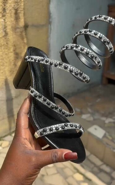 Sandales à talons perles élégantes