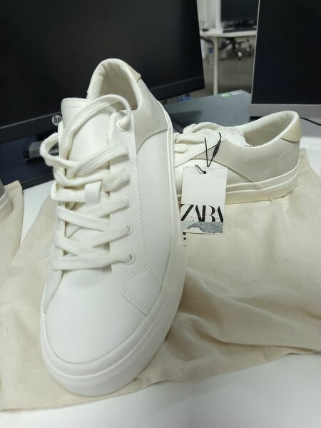 Baskets blanches élégantes Zara